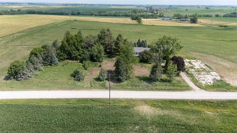 3213 305th St, Parnell, IA 52325 - #2