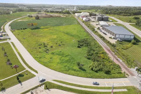 125 Westcor Dr, Coralville, IA 52241