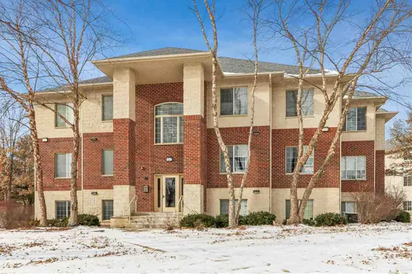 357 Camden Rd, Iowa City, IA 52245