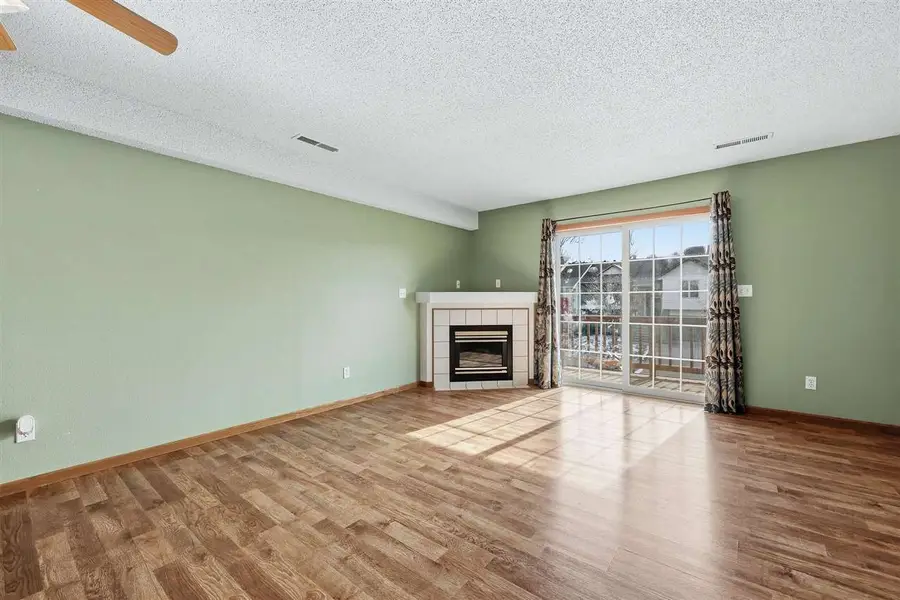 470 West side Dr, Iowa City, IA 52246 - Image #2