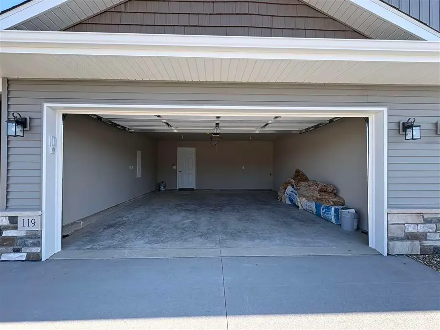 119 Buysse Ln, West Liberty, IA 52776 - Image #2