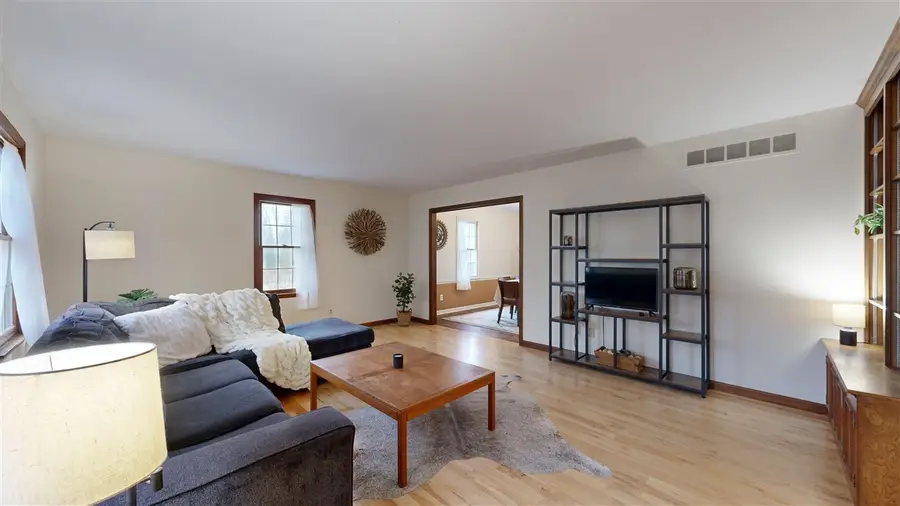 2004 Rochester Ct, Iowa City, IA 52245 - Image #2