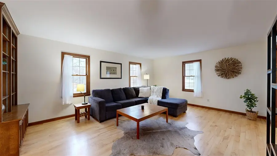 2004 Rochester Ct, Iowa City, IA 52245 - Image #3