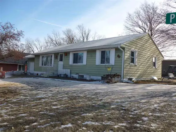 307 Prospect St NW, Blairstown, IA 52209