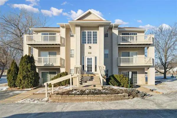 3503 E Ave NW #A, Cedar Rapids, IA 52405