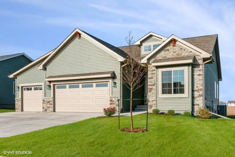 1020 Linden Ln, Ely, IA 52227 - Image #1