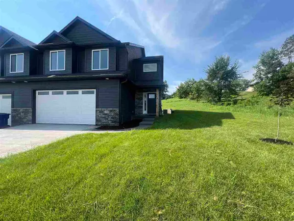 1401 Legend Dr, Tiffin, IA 52340