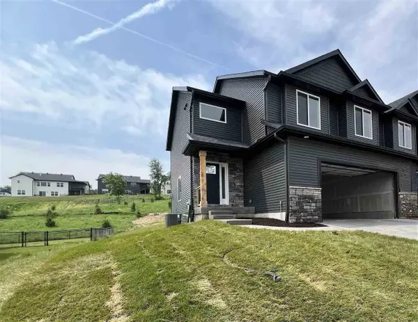 1403 Legend Dr, Tiffin, IA 52340