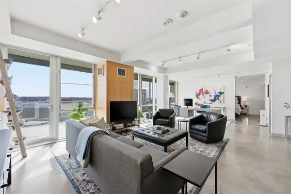 221 E College #808, Iowa City, IA 52240