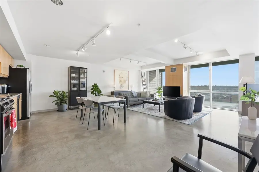 221 E College #808, Iowa City, IA 52240 - #2