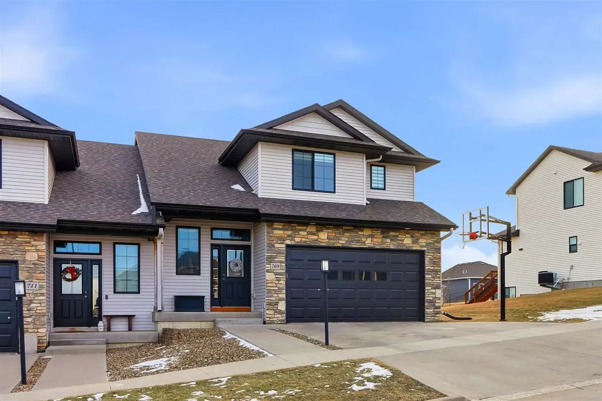 709 Rolling Hills Dr, Tiffin, IA 52340 - Image #1