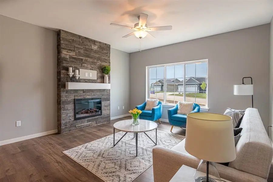 637 Catherine Dr, Tiffin, IA 52340 - Image #2