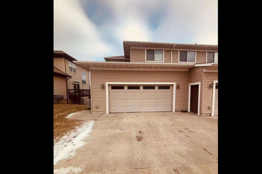 735 Mission Point Rd, Iowa City, IA 52245 - Image #2