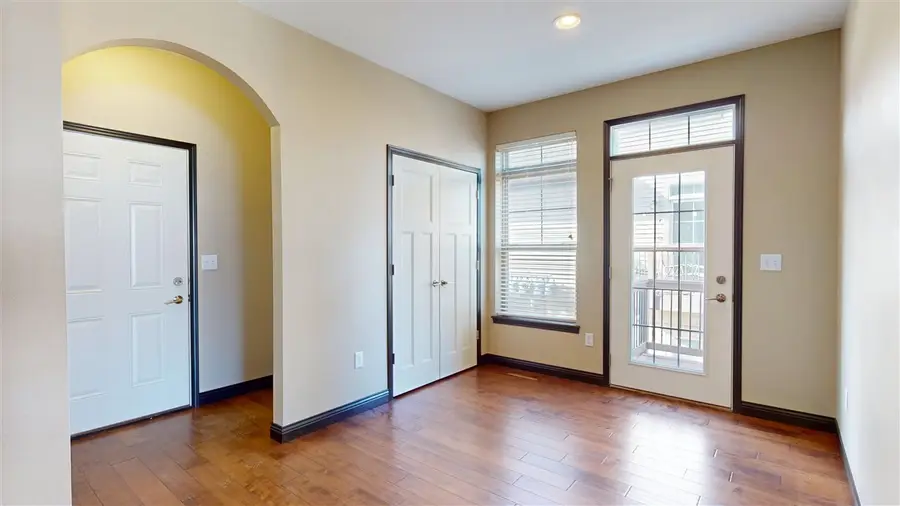 735 Mission Point Rd, Iowa City, IA 52245 - Image #3