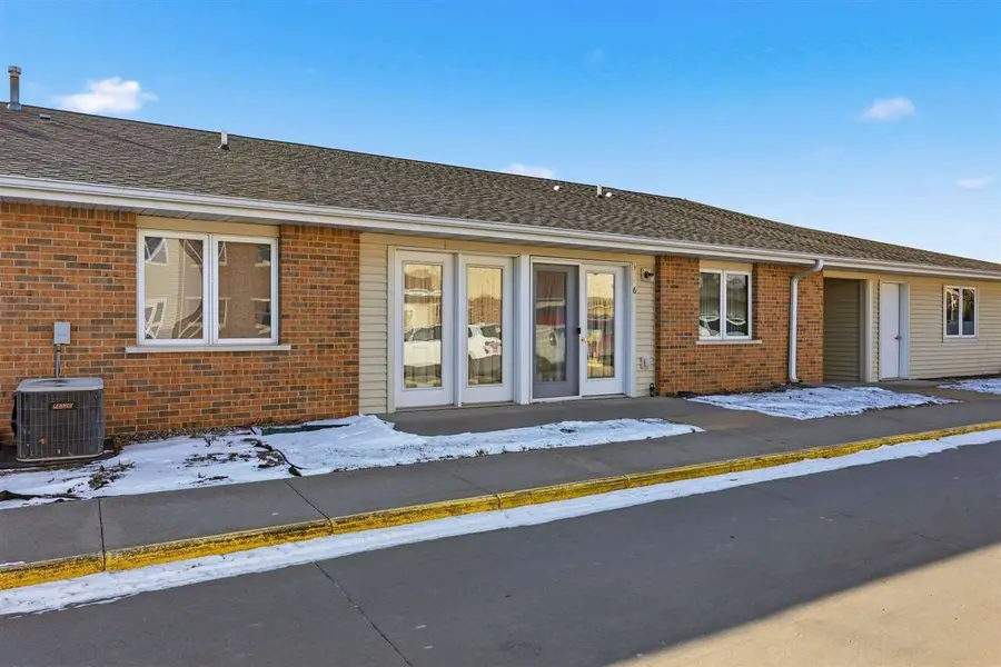 732 S Market, Solon, IA 52333 - #2
