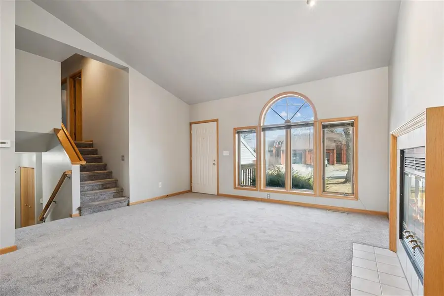 1627 Gryn Dr, Iowa City, IA 52246 - #3