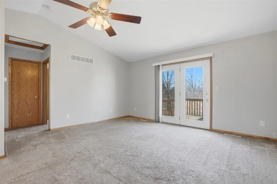 155 Parkview Ct, North Liberty, IA 52317 - #2