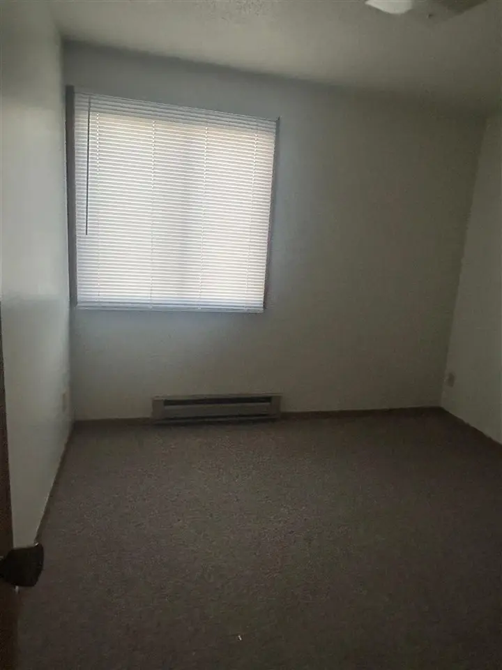 810 Benton Dr, Iowa City, IA 52246 - #3