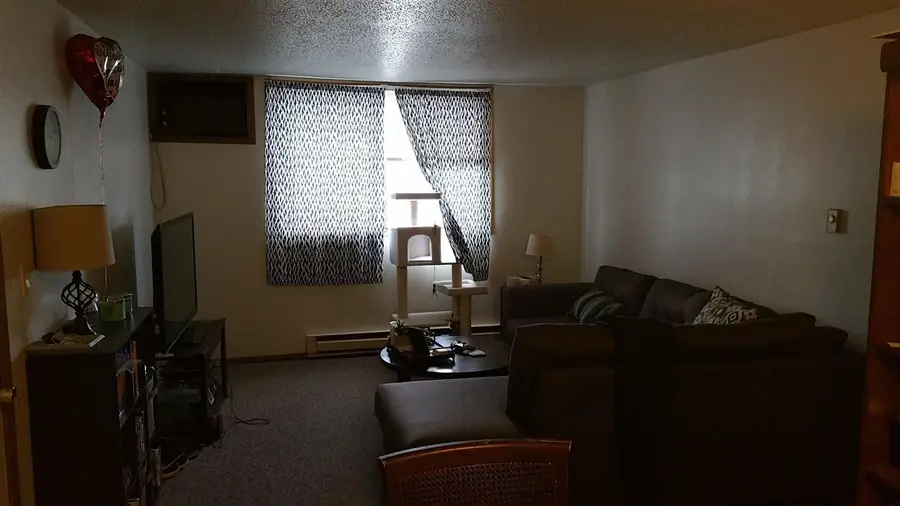 906 Benton Dr, Iowa City, IA 52246 - #2