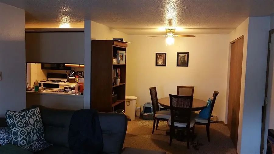 906 Benton Dr, Iowa City, IA 52246 - #3