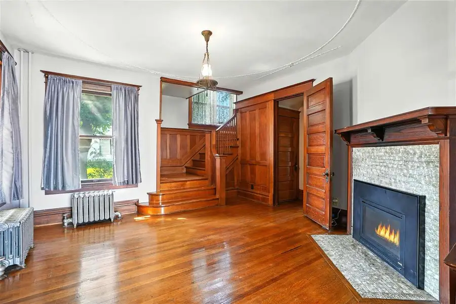 605 Williams St, Victor, IA 52347 - #2