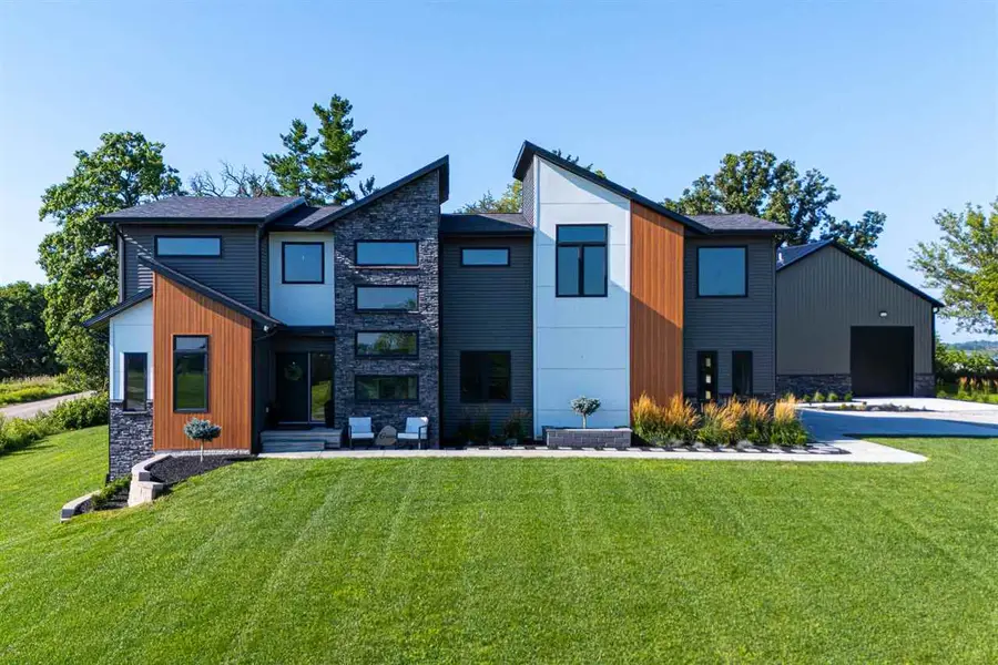 4615 Elynn Ln NE, Solon, IA 52333 - #2