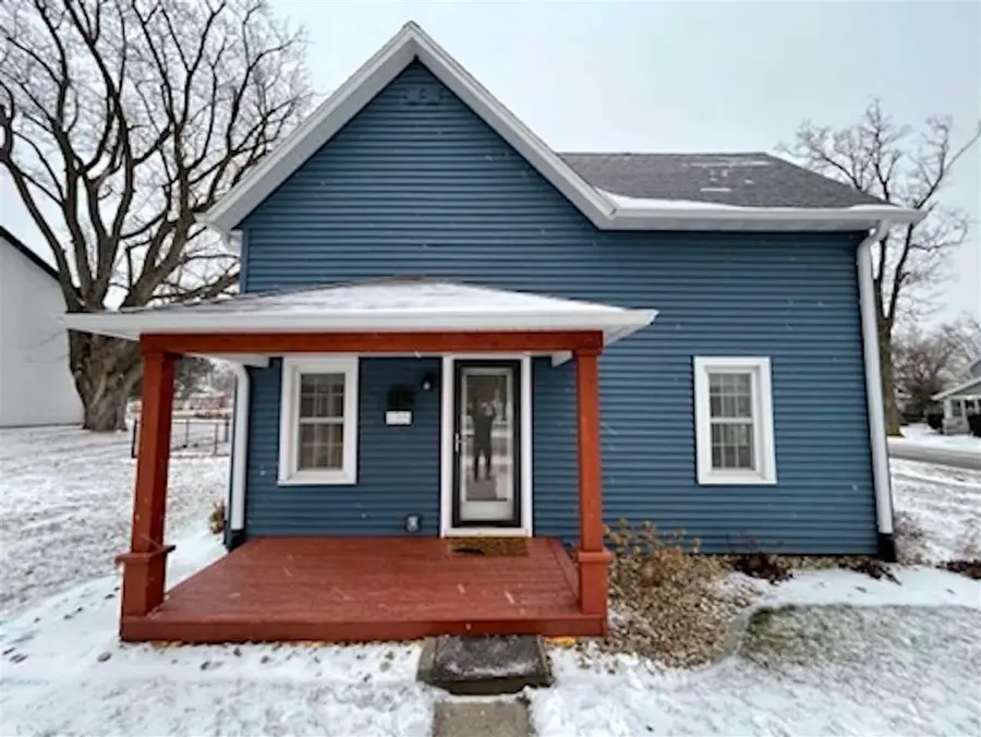 135 W Cherry St, North Liberty, IA 52317 - #2