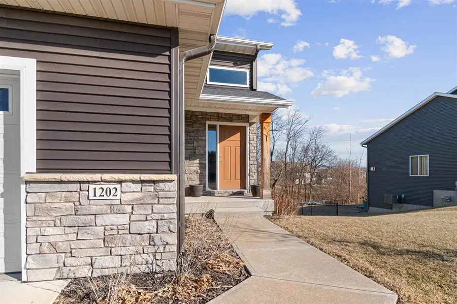 1202 Ella Ave, Tiffin, IA 52340 - #3