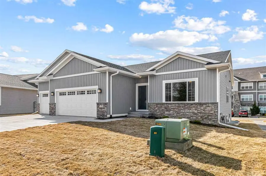 270 Pine Grove Ln, Iowa City, IA 52446 - #2