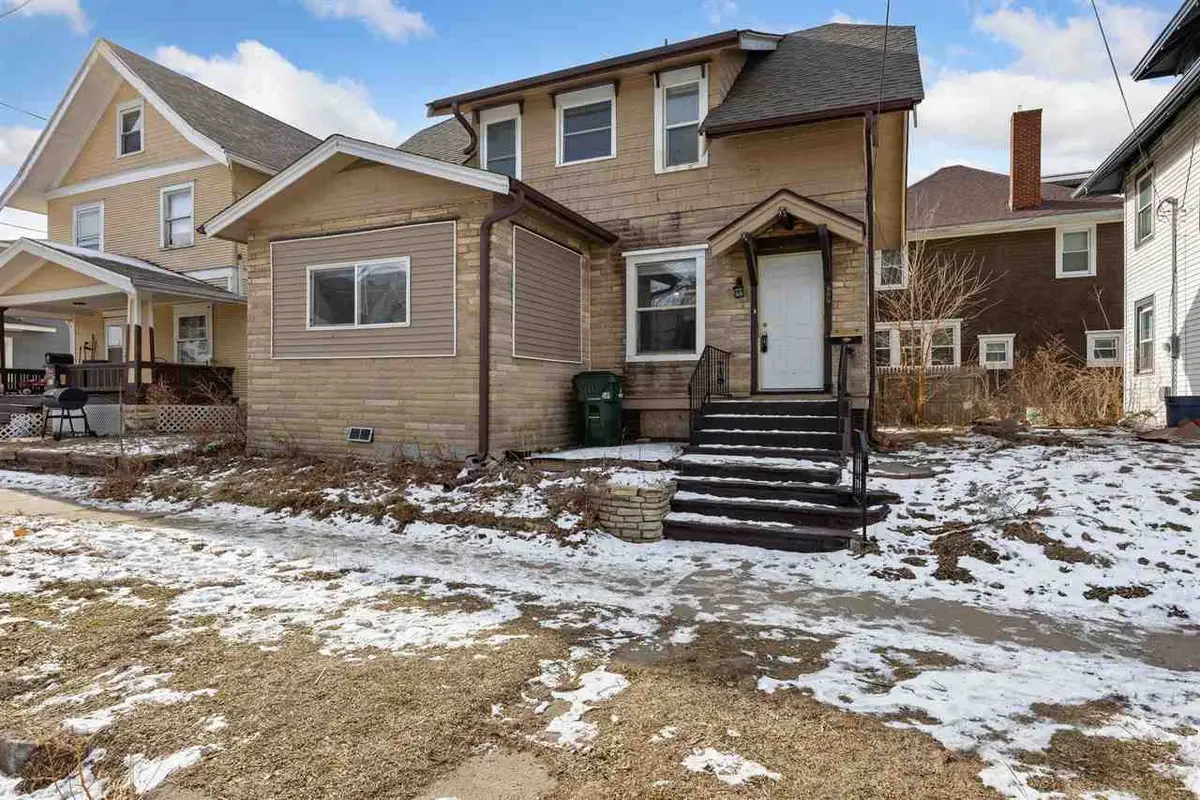 509 14th St SE, Cedar Rapids, IA 52403 - #1