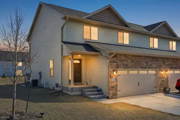 712 Hillside Dr, Tiffin, IA 52340