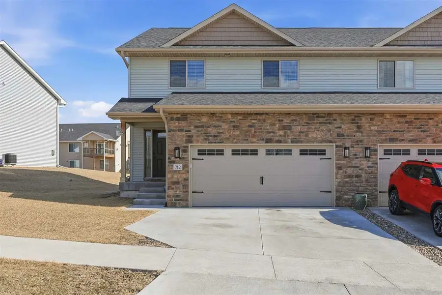 712 Hillside Dr, Tiffin, IA 52340 - #3