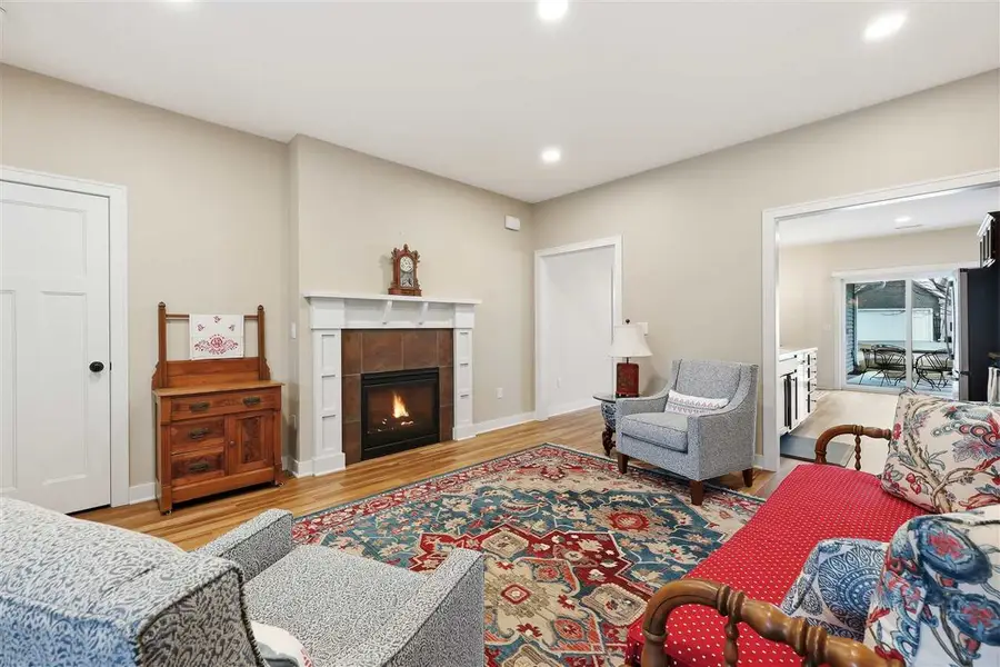 1810 Chelsea Ct, Iowa City, IA 52240 - #3