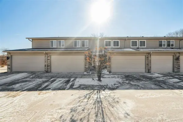 1718 Applewood Pl NE, Cedar Rapids, IA 52402