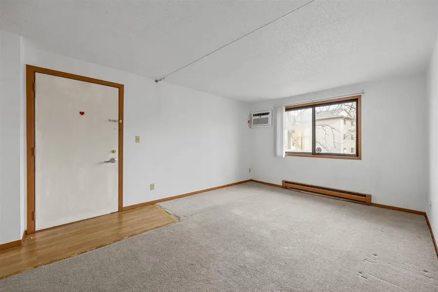 814 Benton Dr, Iowa City, IA 52246 - #3