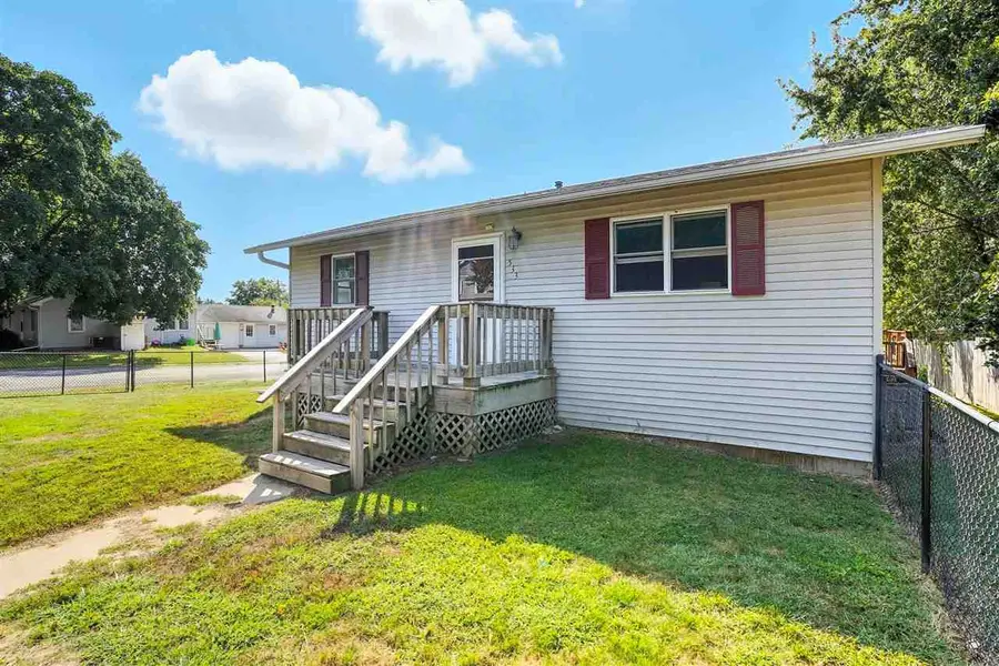 533 S Ave B, Washington, IA 52353 - #3