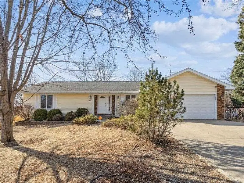 2355 Jessup Circle, Iowa City, IA 52246 - #2