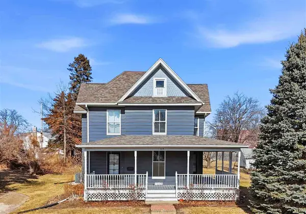 618 W Main St, Washington, IA 52353