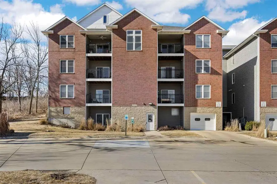 1092 Walnut Ave, Riverside, IA 52327 - #2