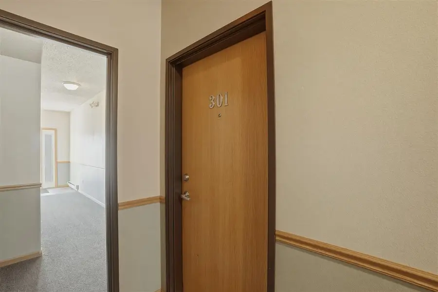 301 Taft Ave, Iowa City, IA 52245 - #2