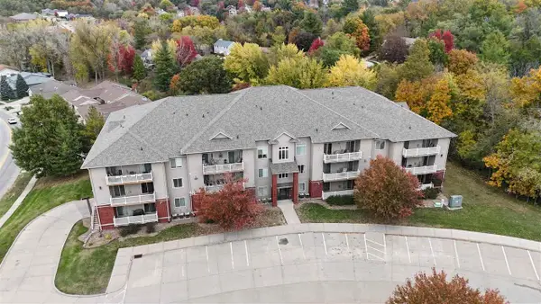 470 N 1st Ave, Iowa City, IA 52245