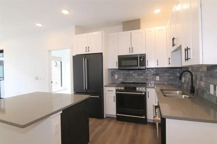 300 S Clinton St, Iowa City, IA 52240 - #2