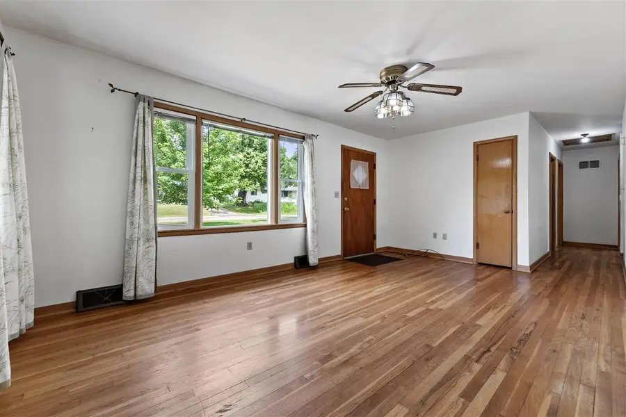 805 9th Avenue, Coralville, IA 52241 - #2