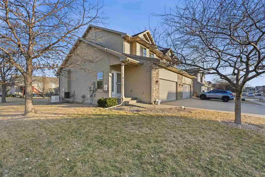 482 N Colton Dr, North Liberty, IA 52317 - #2