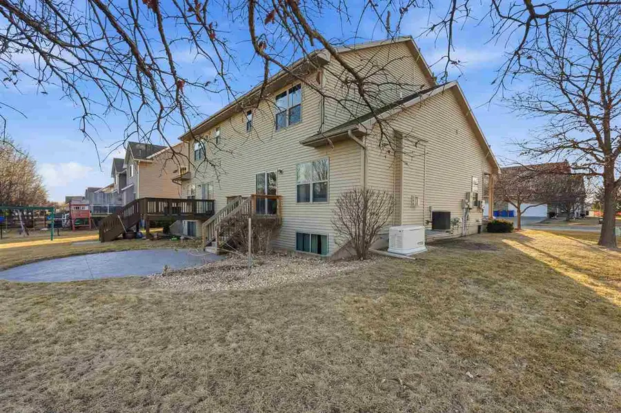 482 N Colton Dr, North Liberty, IA 52317 - #3