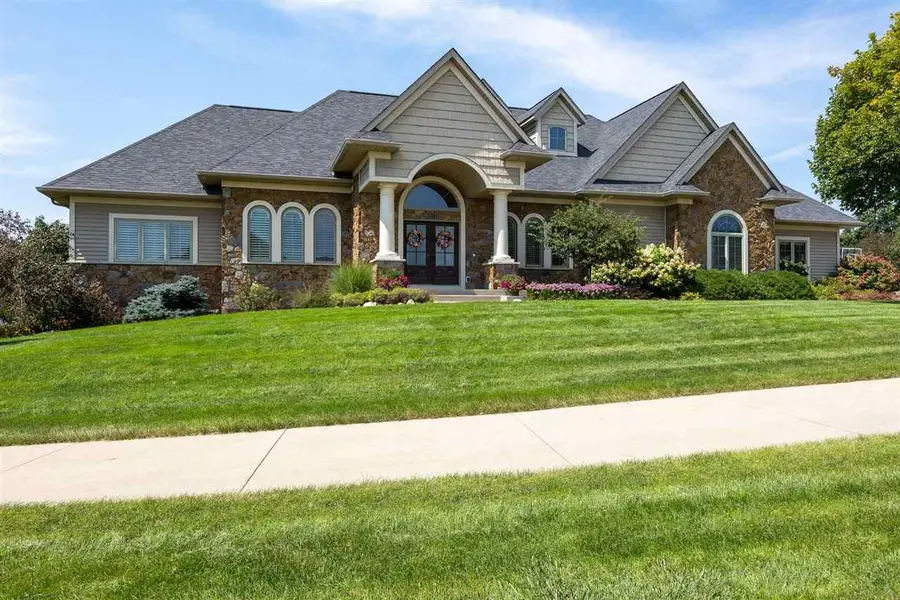 170 Auburn East Ln, Coralville, IA 52241 - #2