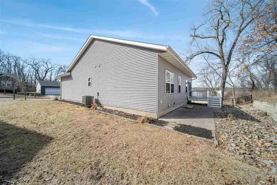 1131 Manitou Trl, Iowa City, IA 52245 - #2