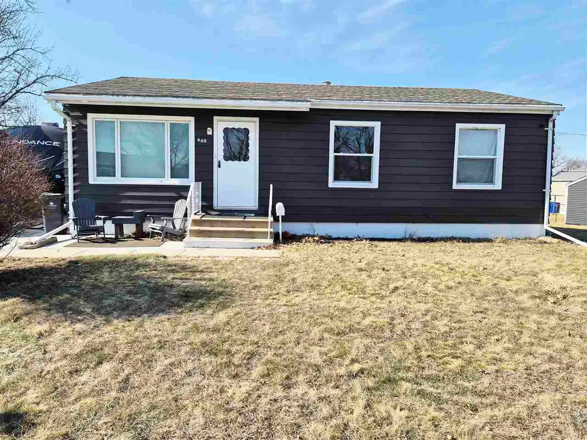 448 Day St NW, Cedar Rapids, IA 52405 - #1