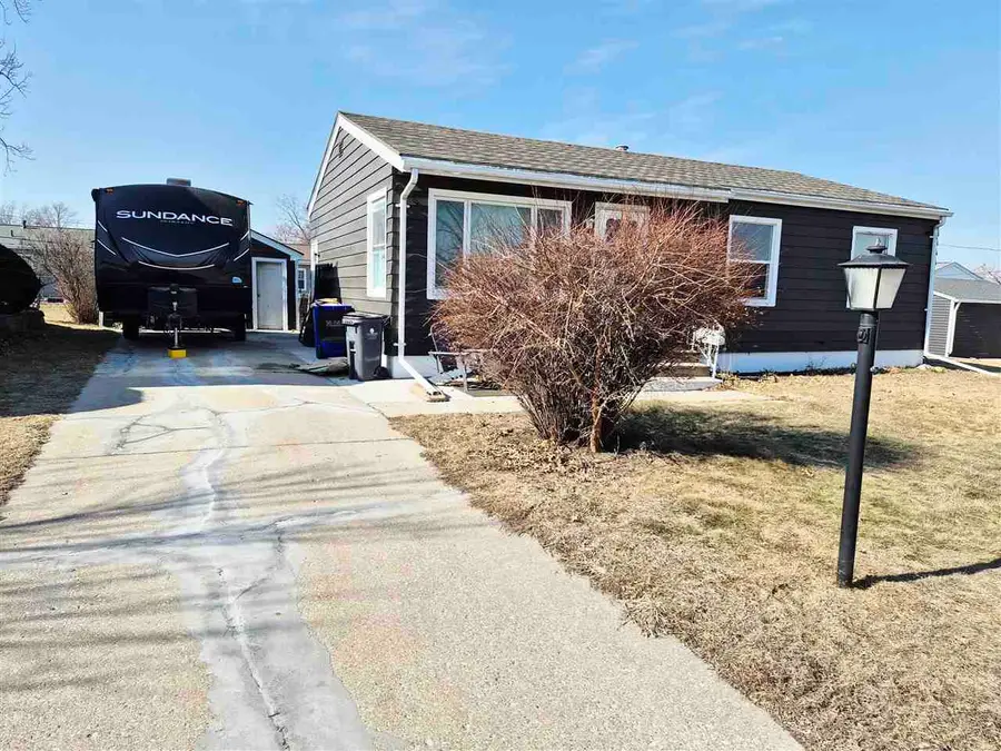 448 Day St NW, Cedar Rapids, IA 52405 - #2