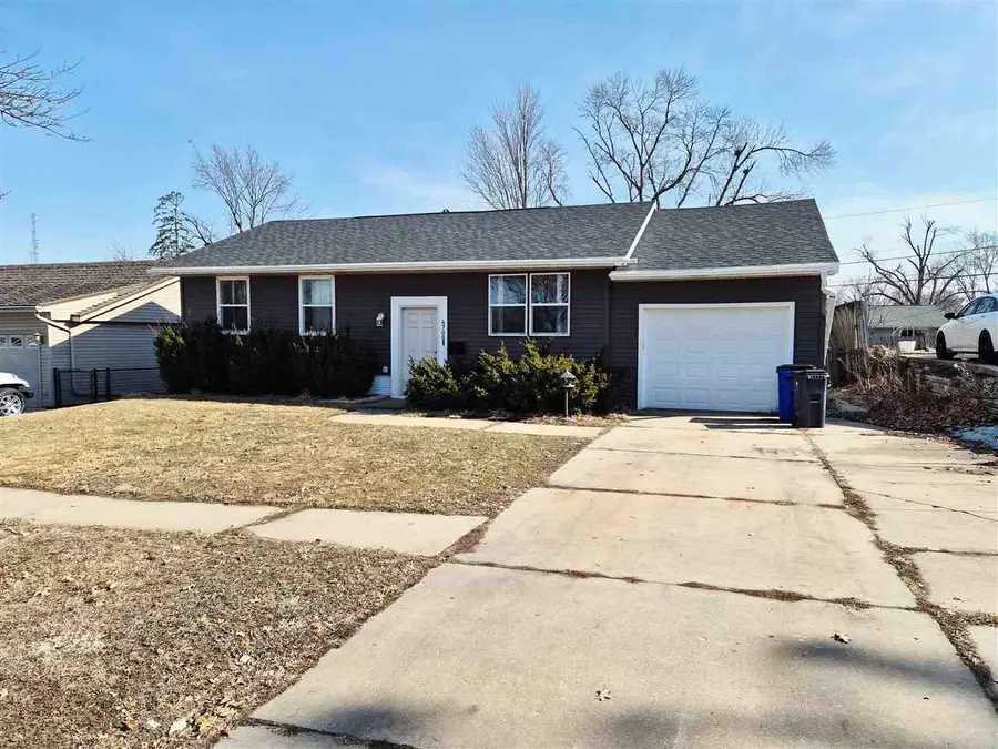 4700 Wenig Rd NE, Cedar Rapids, IA 52402 - #2